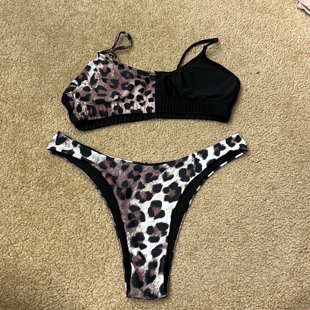SHEIN Leopard Print Bikini Set